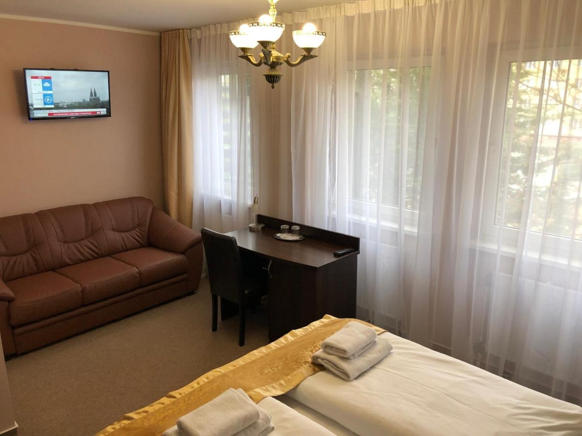 Family Double Room,992724643:JPEG